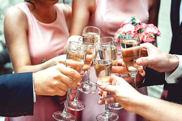 Advantages and Disadvantages of Having an Open Bar – Las Vegas Wedding Reception
