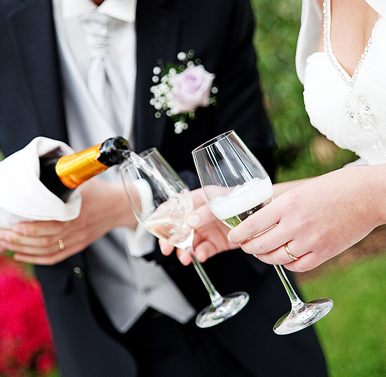 Pros and Cons for an Open Bar – Wedding Reception Near the Vegas Strip