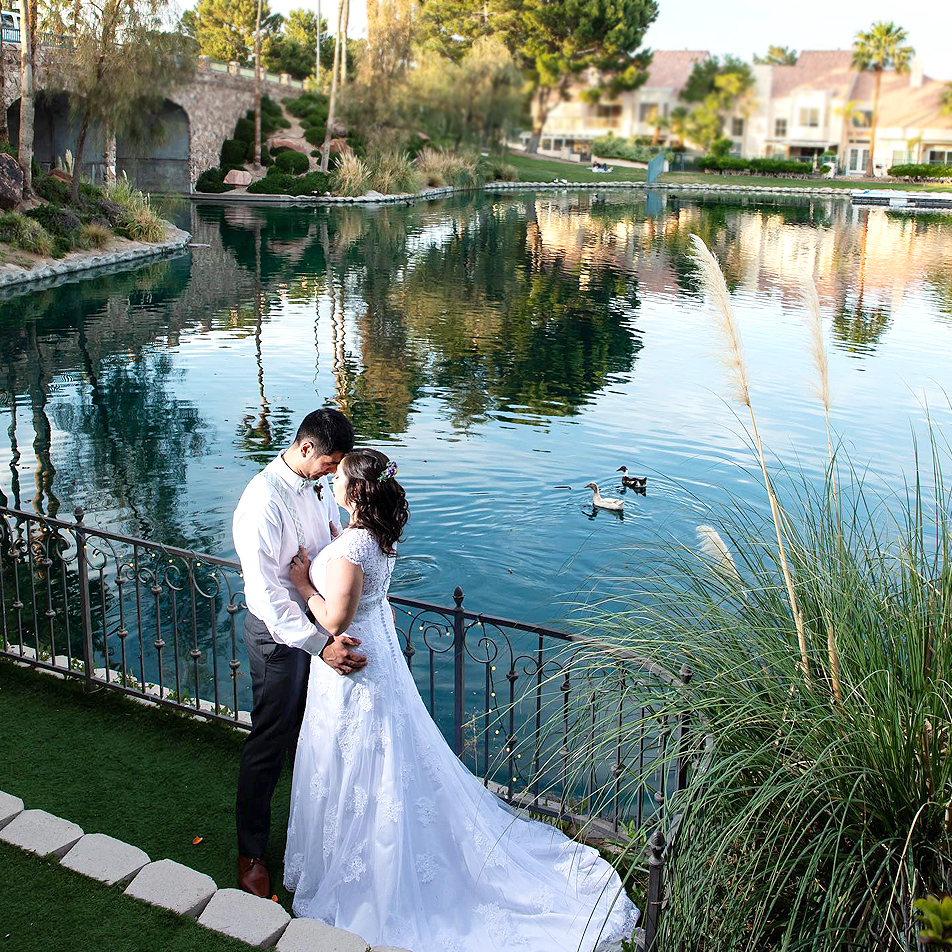 Las Vegas Lake Wedding Packages in the Desert Shores Area of Summerlin