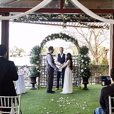 Wedding Chapel in the Las Vegas Area that Accommodates Large Guest Lists