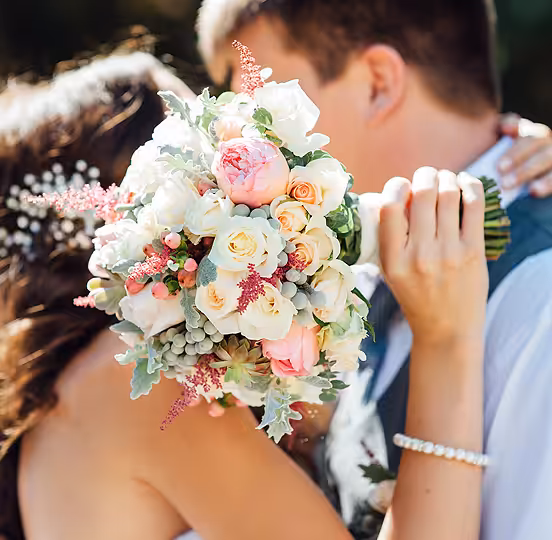 Small Wedding Packages for Ceremonies Near the Vegas Strip