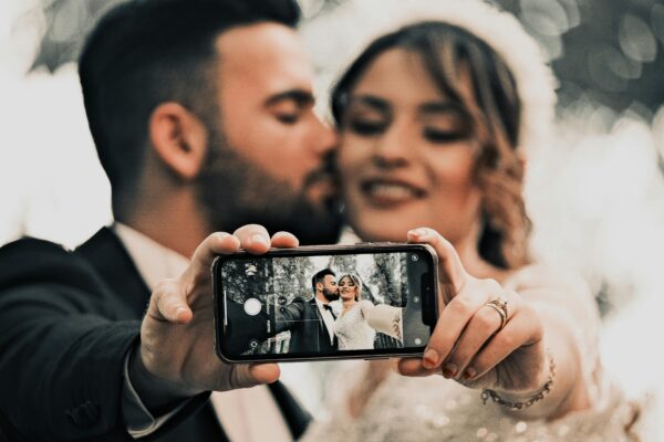 phones at weddings