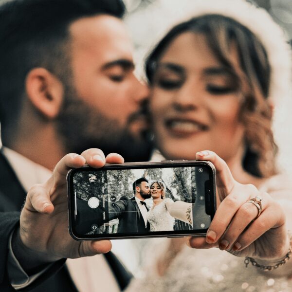 phones at weddings